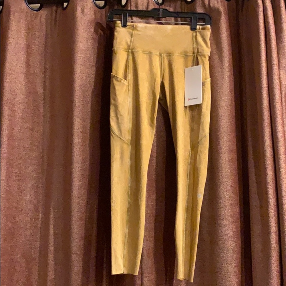 NWT LULULEMON -FAST AND FREE HR TIGHT 25” Size 6